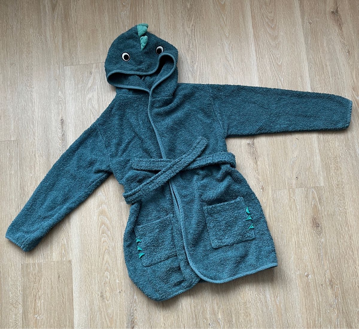 Accappatoi: süsser Dino Bademantel Gr. 128 – Usato da Sulz AG venduto da Zissi31324