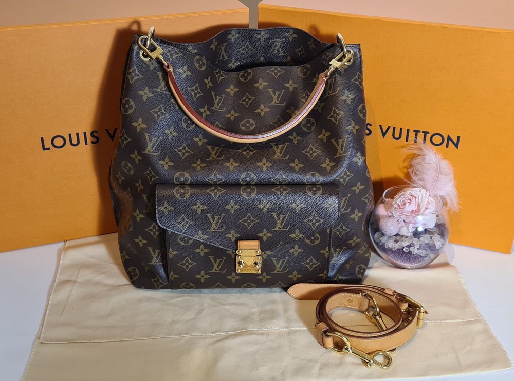 Louis Vuitton Metis Hobo Monogram Canvas M40781