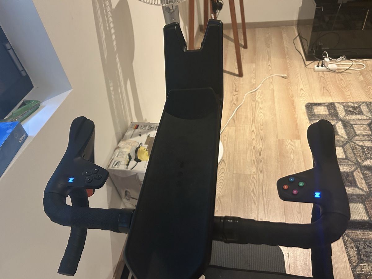 Zwift Hometrainer: Wahoo Kick Core avec Zwift smart frame bike – Nuovo (secondo la descrizione) da Chambésy venduto da gverley 2