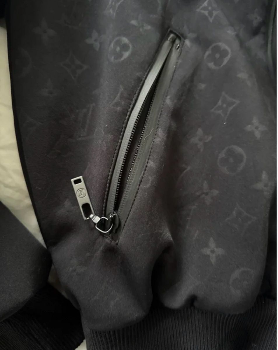 Louis Vuitton Giacche: Louis Vuitton Monogram Black Jacket, Size 36- – Nuovo (secondo la descrizione) da Herrliberg venduto da erh_r2tw 3