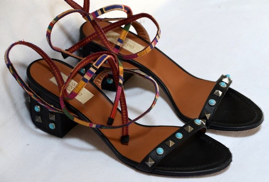 Valentino Chaussures femmes: Sandalen / Sandales Valentino Rockstud Multi .38 – Défectueux à Collonges par Auganien 1