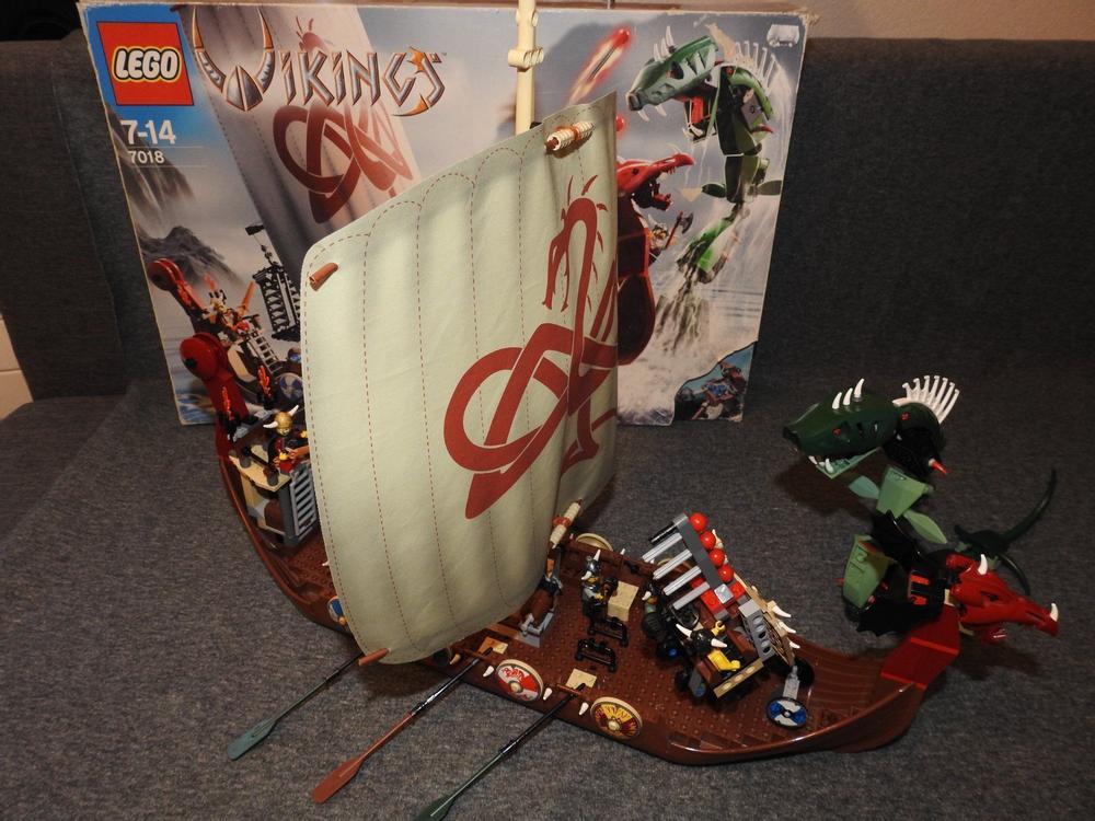 LEGO Vikings: Viking Ship challenges the Midgard Serpent (7018