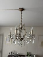 Klassischer Kronleuchter mit Glasbehang gut erhalten