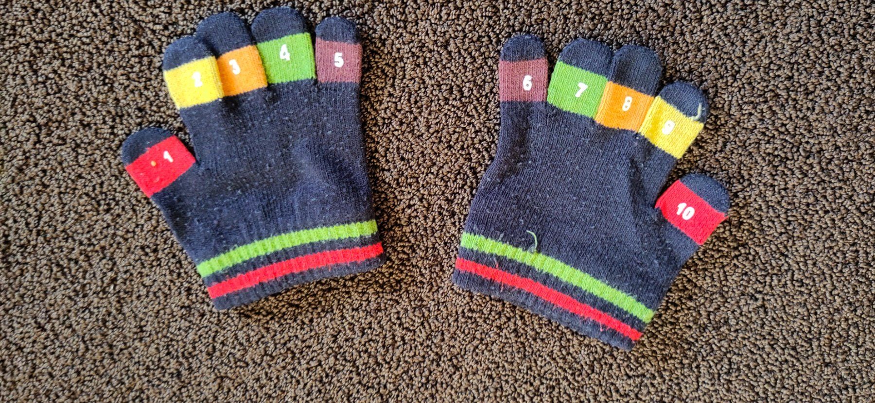 Handschuhe & Handstulpen: Zehnhandschuhe Lernhandschuhe Kinderhandschuhe, gebraucht – Gebraucht aus Wil SG von crxschildi