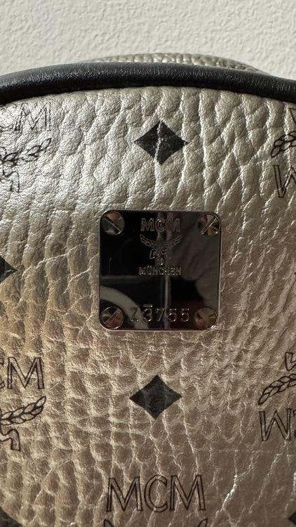 Mcm Zaini: MCM Rucksack Veganes Leder Silber Schwarz Original Damen ... – Usato da Dornach venduto da Armin_S. 2