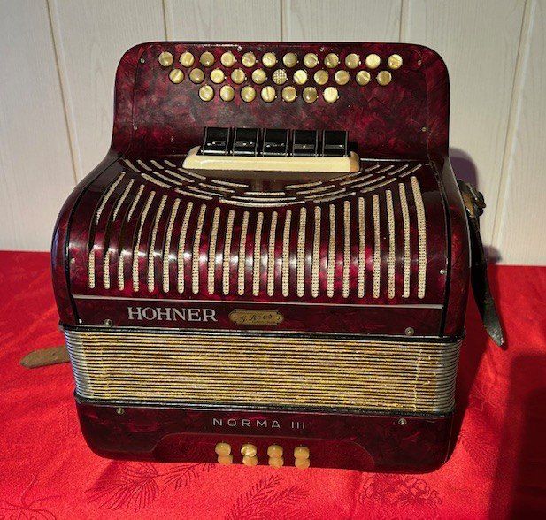 Hohner Strumenti musicali: Handorgel, Akkordeon – Usato da Flumenthal venduto da Uranus26