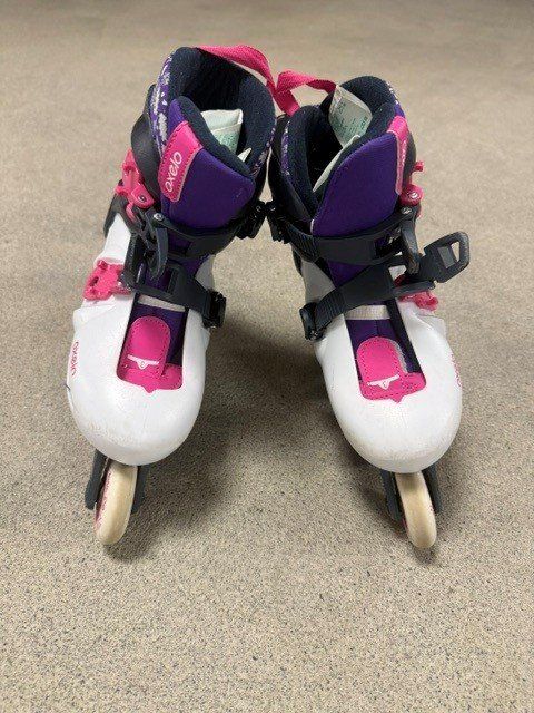 Decathlon Patins à roul. & inline: Kinder-Inlineskates, verstellbar, Gr 32-34 – D'occasion à Spiegel b. Bern par hymz