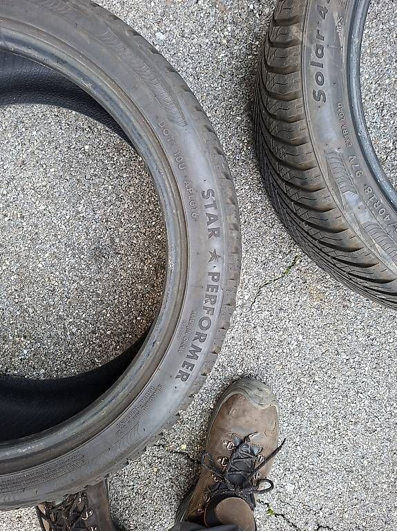 Pneumatici & Ruote complete: 2X Winterreifen 245/40R18 97V – Usato da St. Antoni venduto da Menzce 2