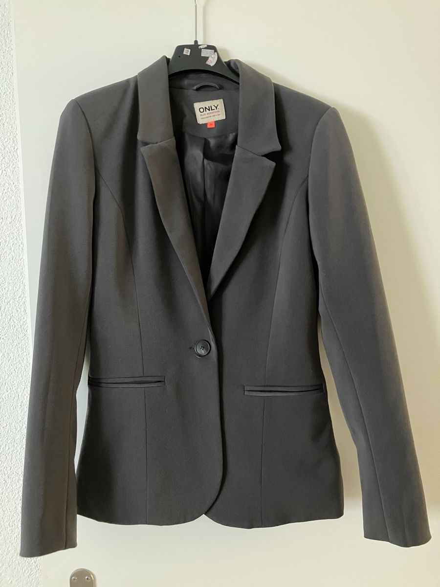 Only Jacken: ONLY Damen Blazer grau Grösse 36 – Neu (gemäss Beschreibung) aus Stäfa von ummroxana