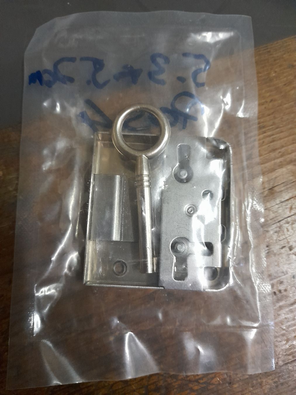 Schlösser: Schrankschloss 5.3cmx5.7cm Pos.No.4 – Neu und originalverpackt aus Stetten AG von Maschinenwarencenter 1