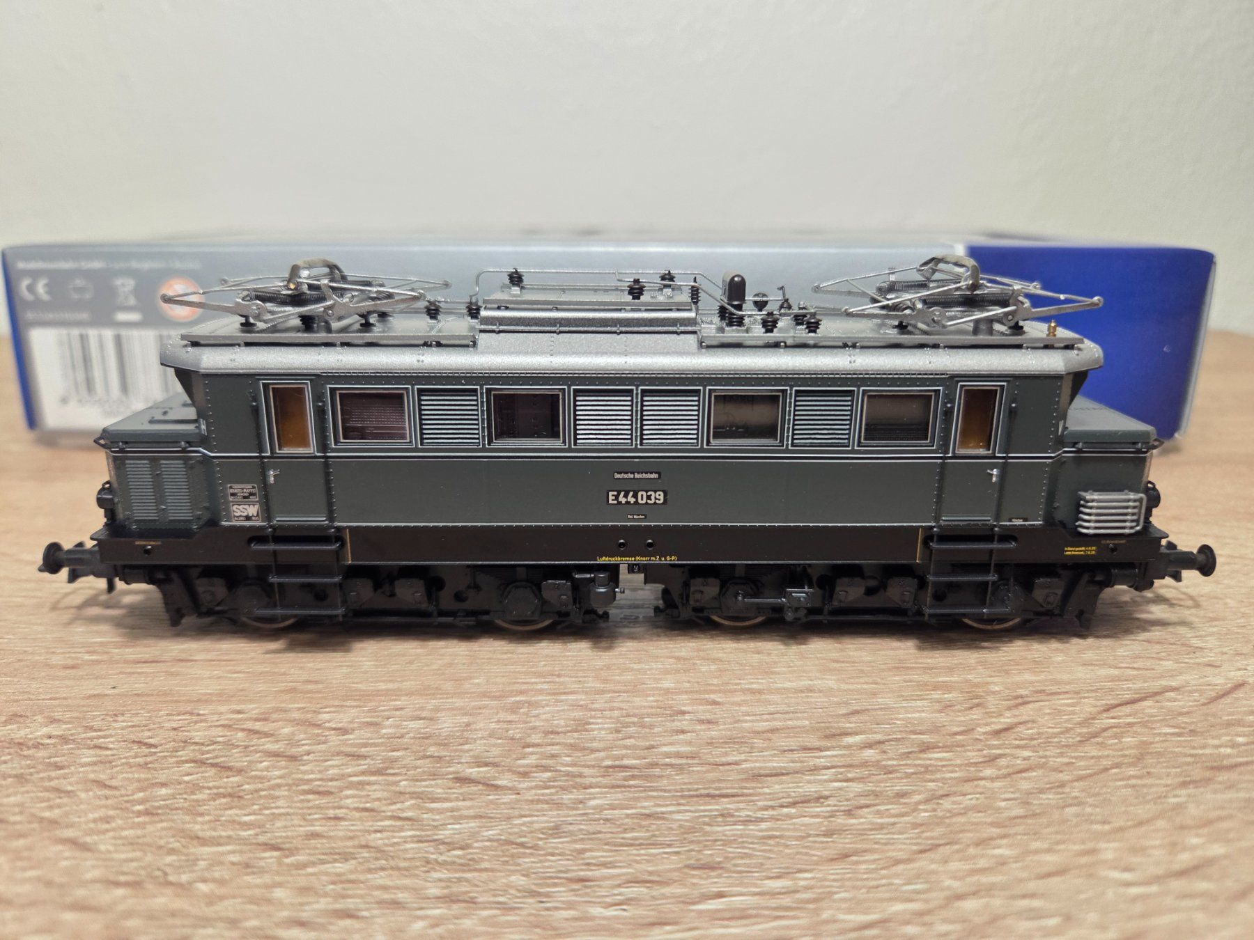 Roco Modelleisenbahnen: Roco 78542 E-Lok E44 039 DRG Digital H0 – Neu und originalverpackt aus St-Aubin-Sauges von Lo_Go 1