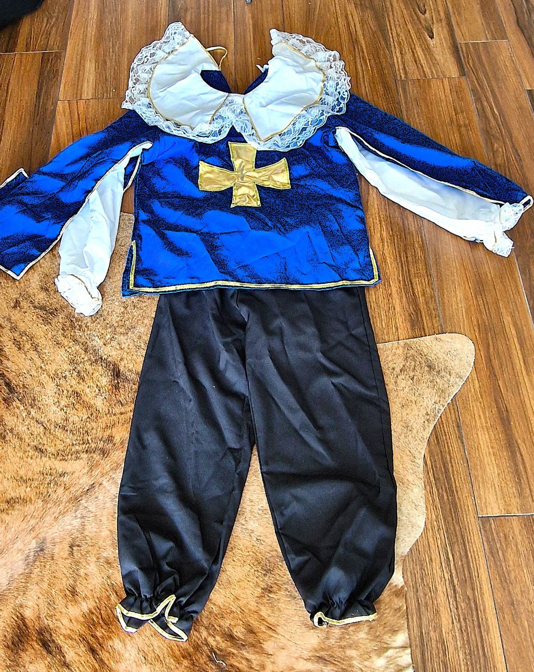 Costumi: Musketier Kostium Erwachsene Grosse M – Usato da Hombrechtikon venduto da MalgorzataJ 2
