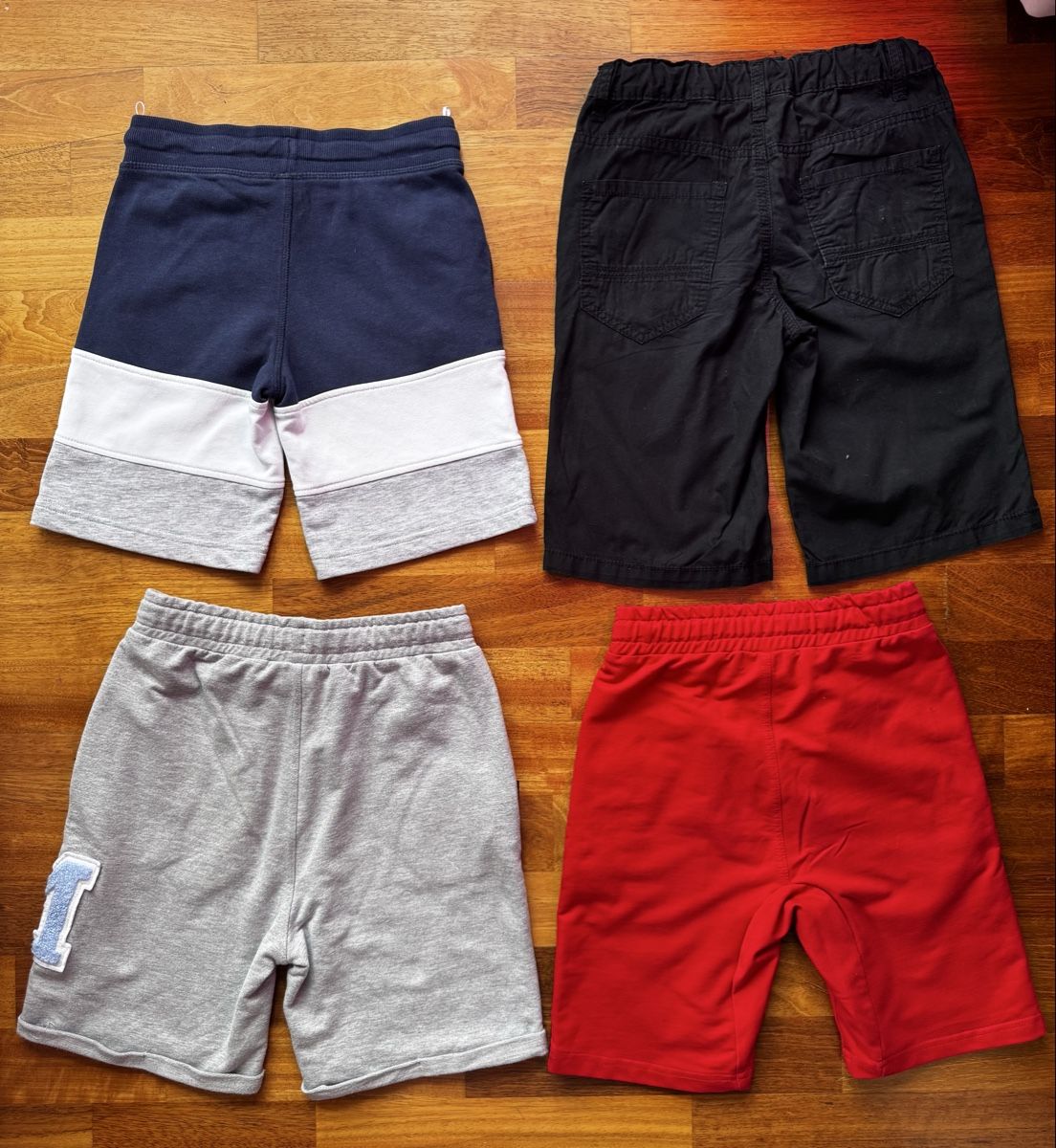 C&A Lotti & Set di vestiti: 4 Jungen Shorts Gr. 128-134 – Usato da Zürich venduto da iry_9mbn 2