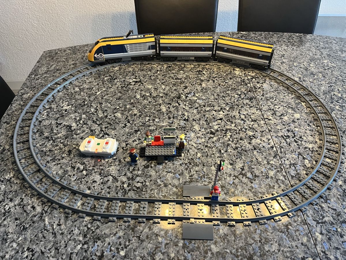 Lego Kit di costruzioni: Lego City Train set 60197 état impeccable  – Usato da Crissier venduto da Texavery01