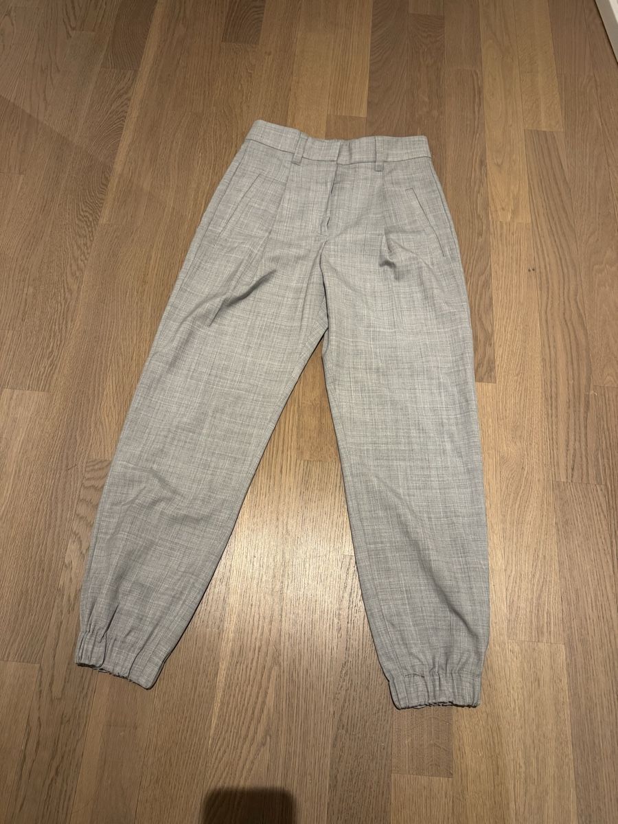 Brunello Cucinelli Pantaloni: Brunello Cucinelli Pants, Light Grey, Women's Size S – Nuovo (secondo la descrizione) da Küsnacht ZH venduto da Zafsa