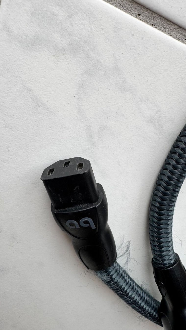 AudioQuest Kabel: AudioQuest NRG-Y3 EU-C13 Stromkabel 1m – Gebraucht aus Ennetbaden von vik_l8jt 3