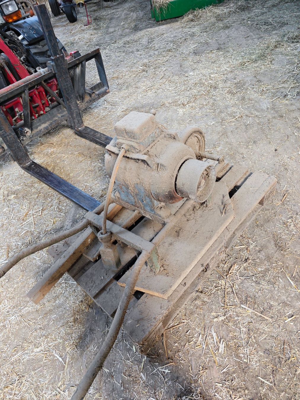 Alle Maschinen: Pfahlschnitz Maschine mit Schärfstein – Gebraucht aus Weisslingen von trueb1 8