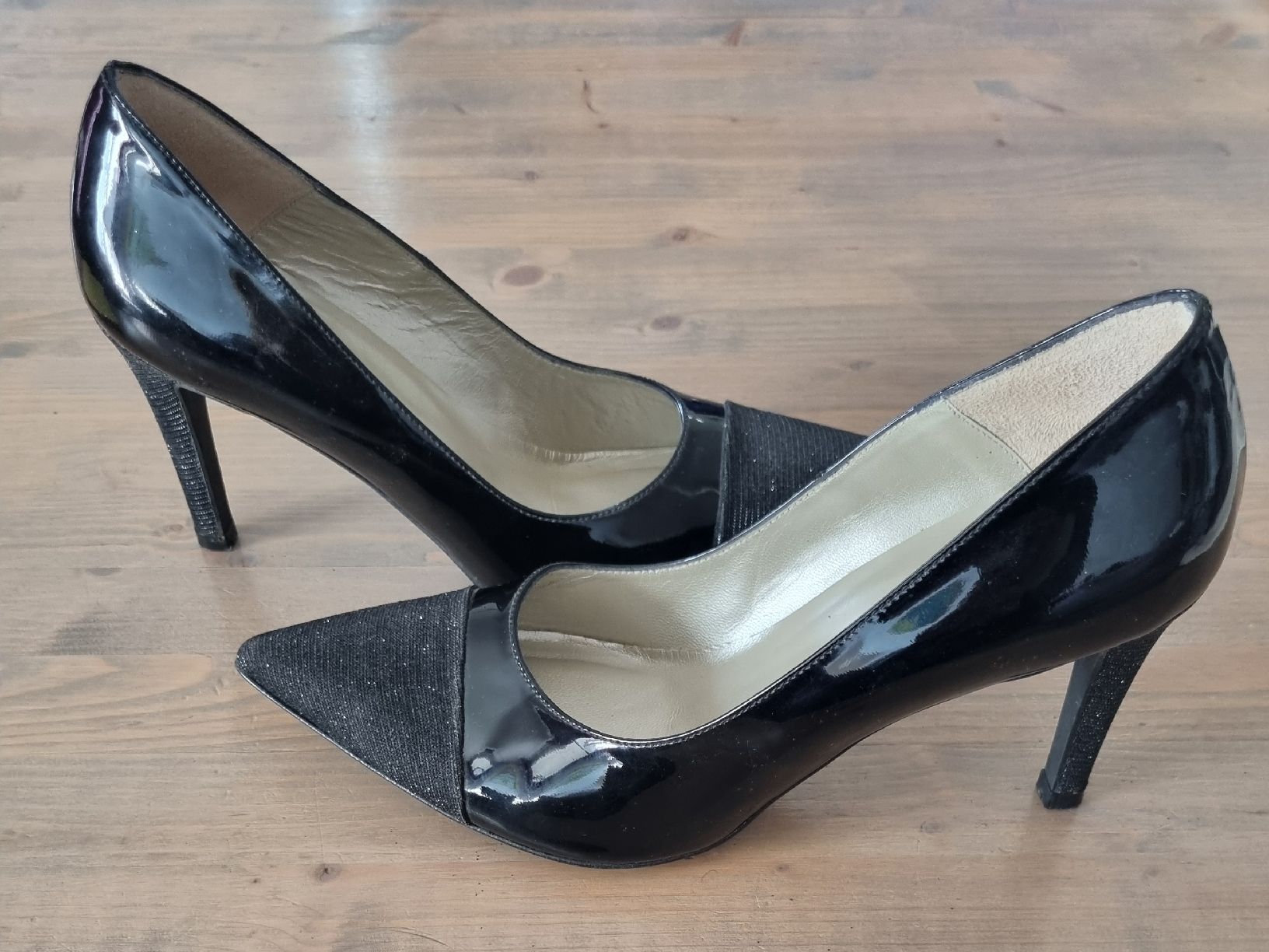 Scarpe da donna: Escarpins Adéquat,  Paris,  noirs vernis, pointure 38 – Usato da Grand-Lancy venduto da Evelyne010 2