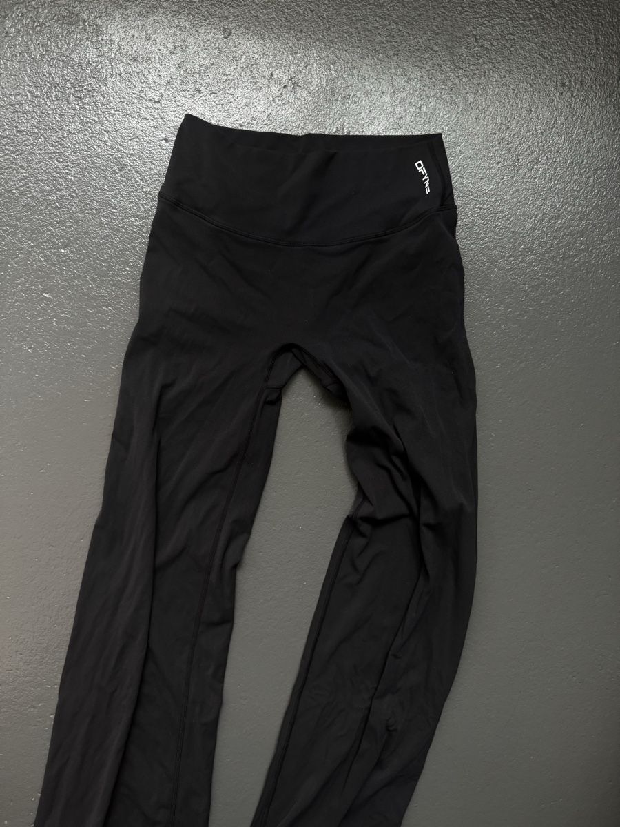 DFYNE Leggings: Dfyne Flared Pants Leggings Hose schwarz S – D'occasion à Winterthur par vic_1256 1