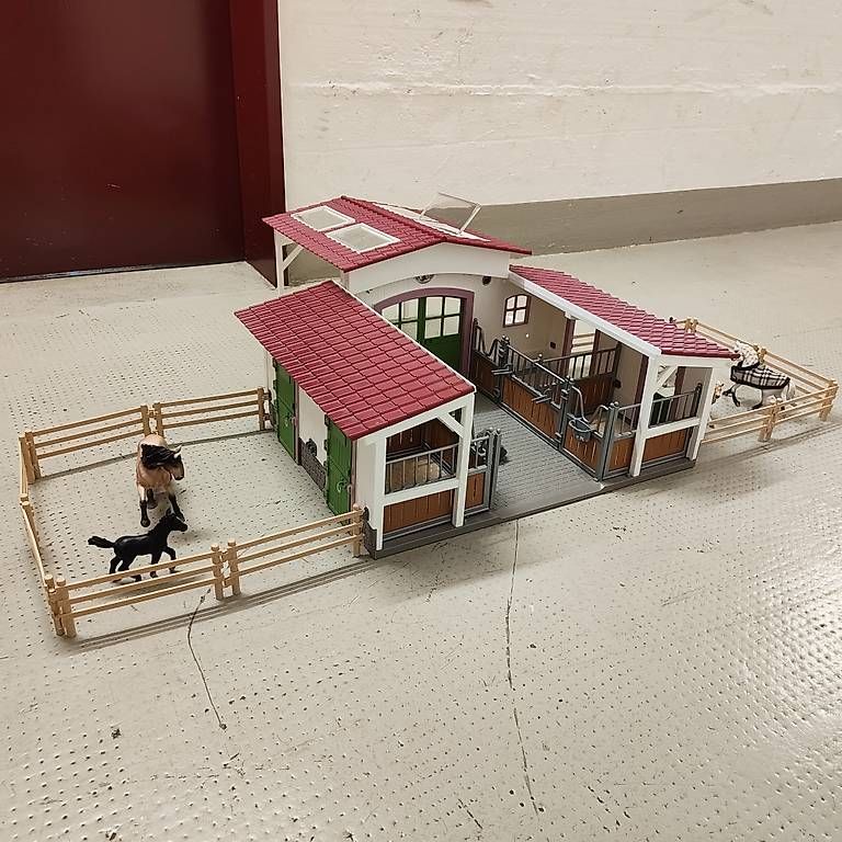 Schleich Giocattoli: Schleich Pferde Ponyhof – Usato da Riehen venduto da Ovi2017