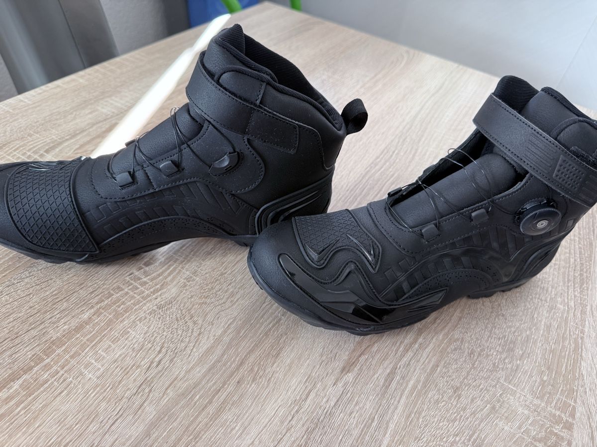 Scarpe da uomo: Chaussure moto  – Nuovo (secondo la descrizione) da Plasselb venduto da val_6dkn 2