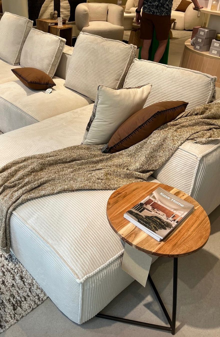 Kave Home Sofas: Kave Blok 3 Setzer Sofa mit Chaiselongue rechts – D'occasion à Uster par chr_t7n2