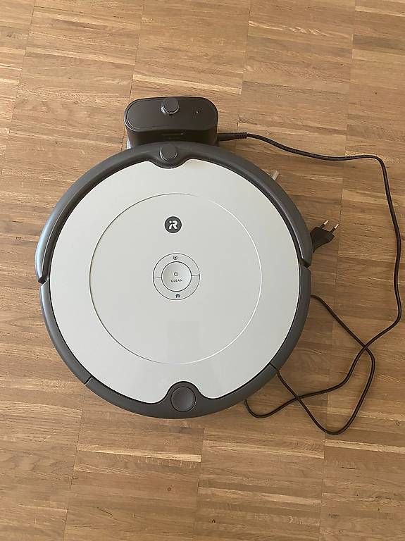 Staubsauger & Zubehör: iRobot Roomba 698 saugroboter – Gebraucht aus Dübendorf von Hatii