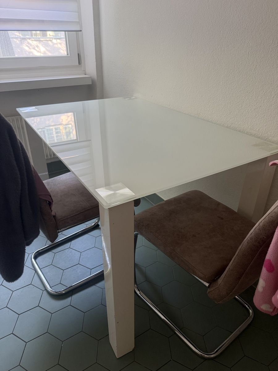 Tische: Tisch – Gebraucht aus Auw von rosee_
