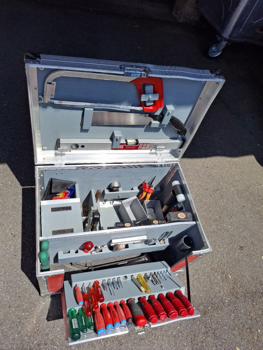 Tous les outils: Werkzeugkiste SBS – D'occasion à Steffisburg par JackieJ