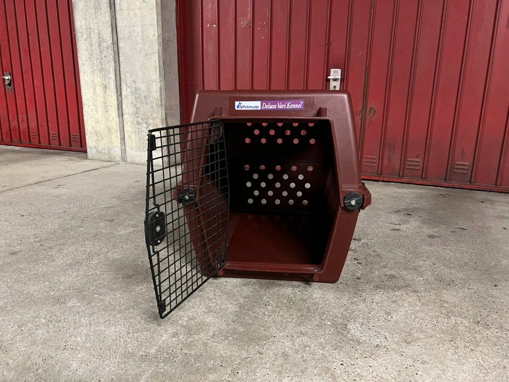 Gabbie, trasporto & Sicurezza: Petmate Deluxe Vari Kennel Tierbox Hundebox – Usato da Aarau venduto da Ozricmind
