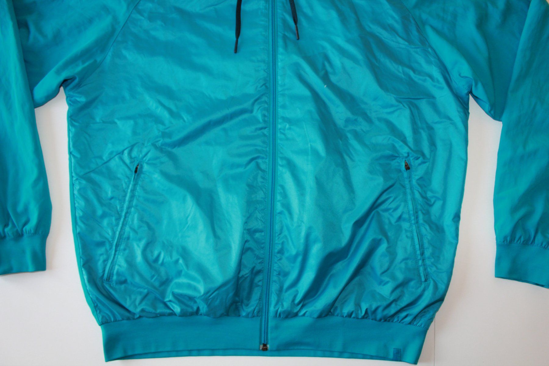 Nike Giacche: Veste turquoise Nike t. L – Usato da Peseux venduto da Gilloss 2