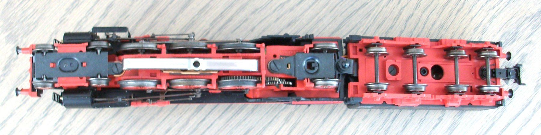 Märklin Modellini di ferrovie: Schlepptender-Dampflokomotive BR 18.4 – Nuovo (secondo la descrizione) da St. Moritz venduto da Manu7500 5