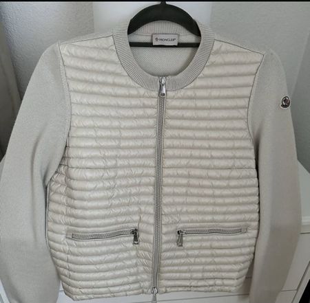 Moncler Daunenjacke Grösse S beige Übergangsjacke Damen