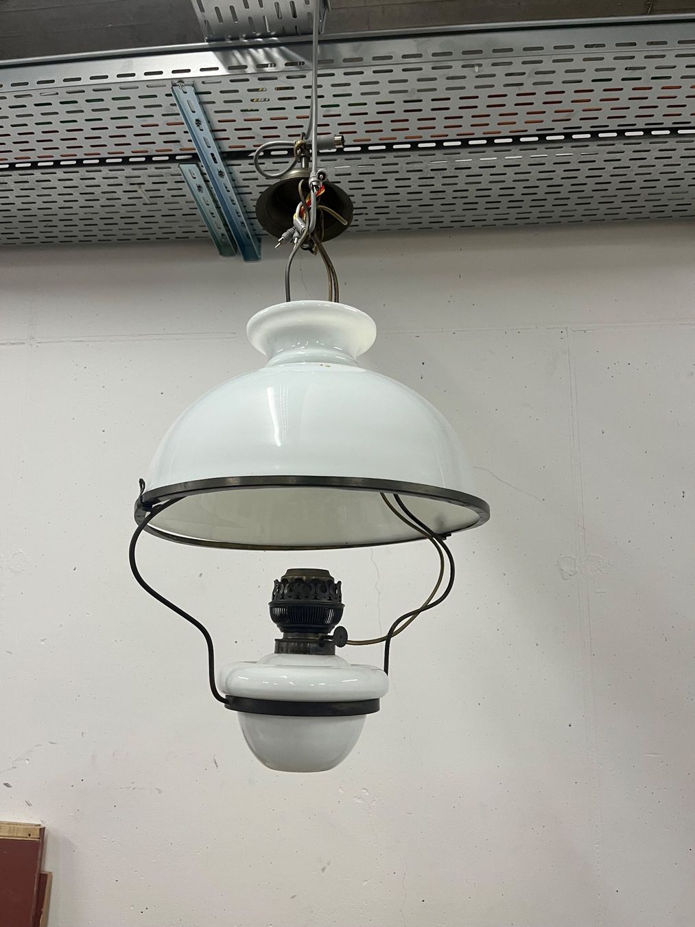 Lampadari & plafoniere: Ancienne lampe pour plafond – Usato da lausanne venduto da esploras
