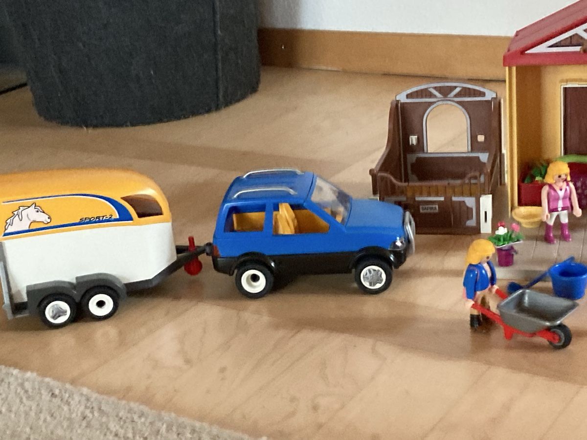 Playmobil Giocattoli: Playmobil Reiterhof  – Usato da Rüeggisberg venduto da sire75 1