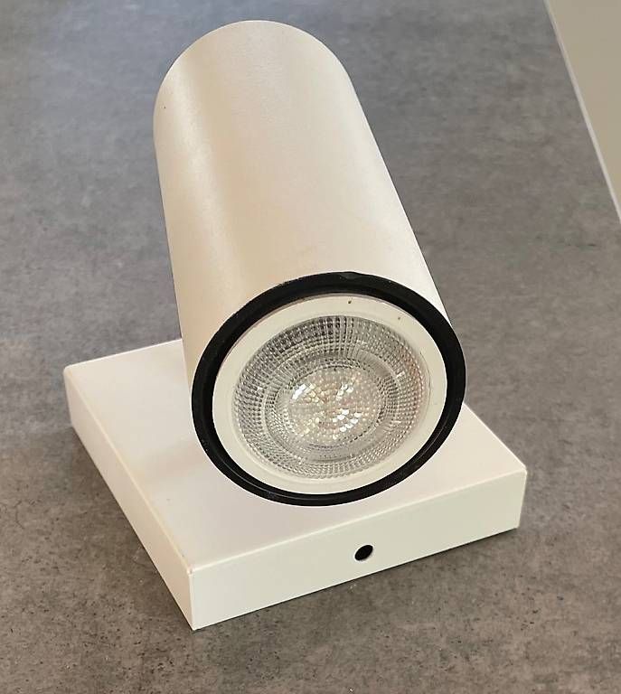 Philips Lustres & lampes de plafonds: Philips Hue Spot – D'occasion à Waldkirch par eng_9qyl
