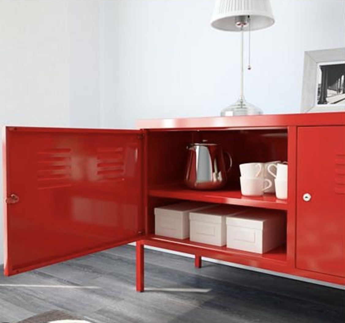 Cooles rotes Metall Sideboard von Ikea