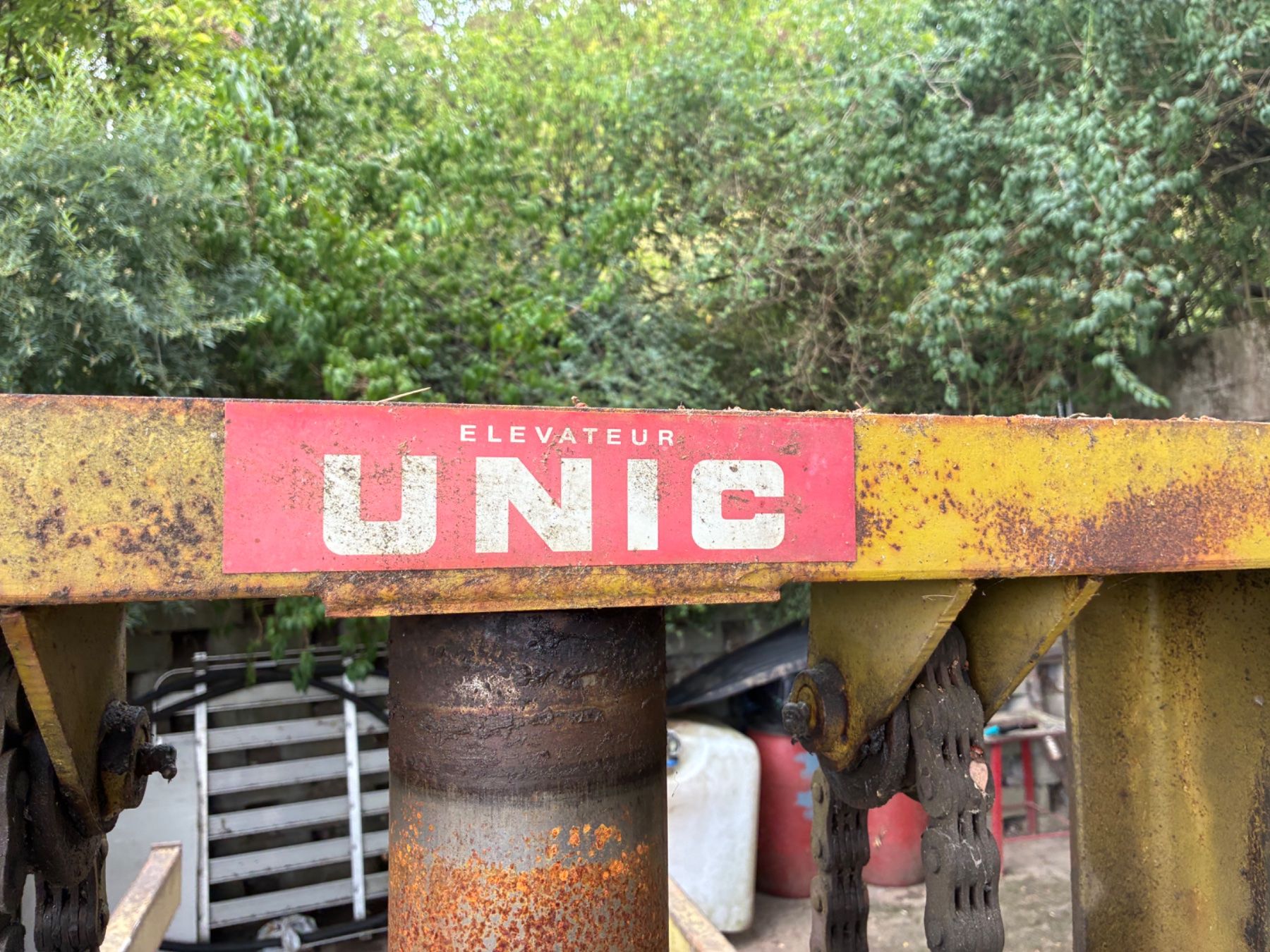 Piattaforme elevatrici & Crick: Autolift, Unic, Hebebühne, – Usato da Stallikon venduto da Nemberch2000 4