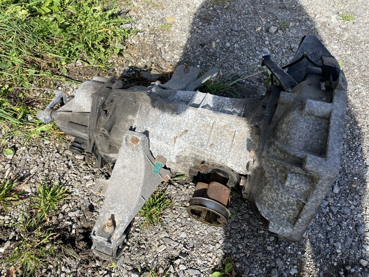 Renault Tutti pezzi di ricambio auto: Renault 21 Getriebe NG9 000 – Difettoso da Unteriberg venduto da gia_fbf9 2