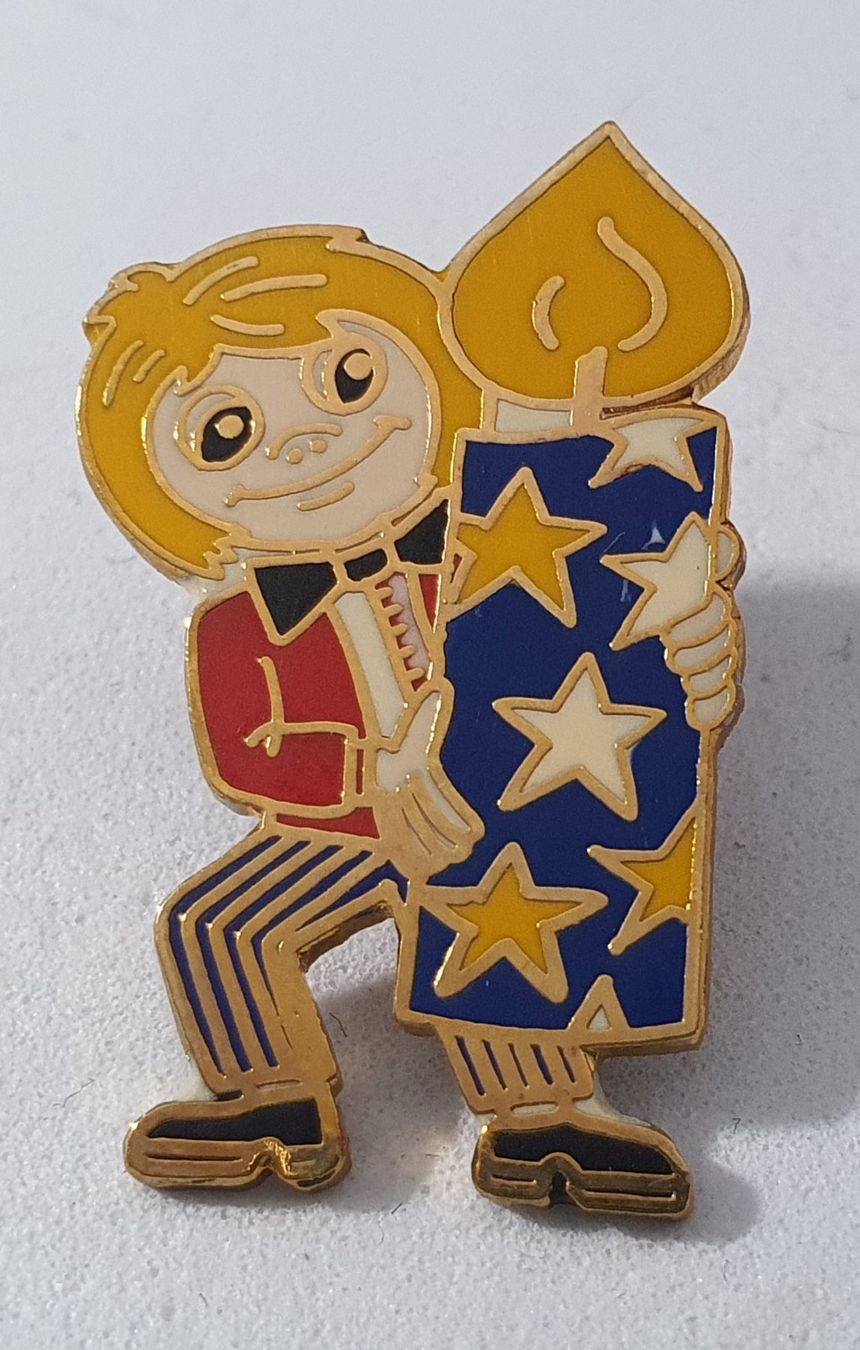 Placchette & Badge: Z686 - Pin Junge Knabe mit Kerze Weihnachten – Usato da Reinach BL venduto da Boston-Verkauf