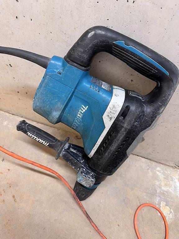 Makita Tutti gli attrezzi: Marteau Makita HR4013C – Usato da Monthey venduto da Susii_M 2