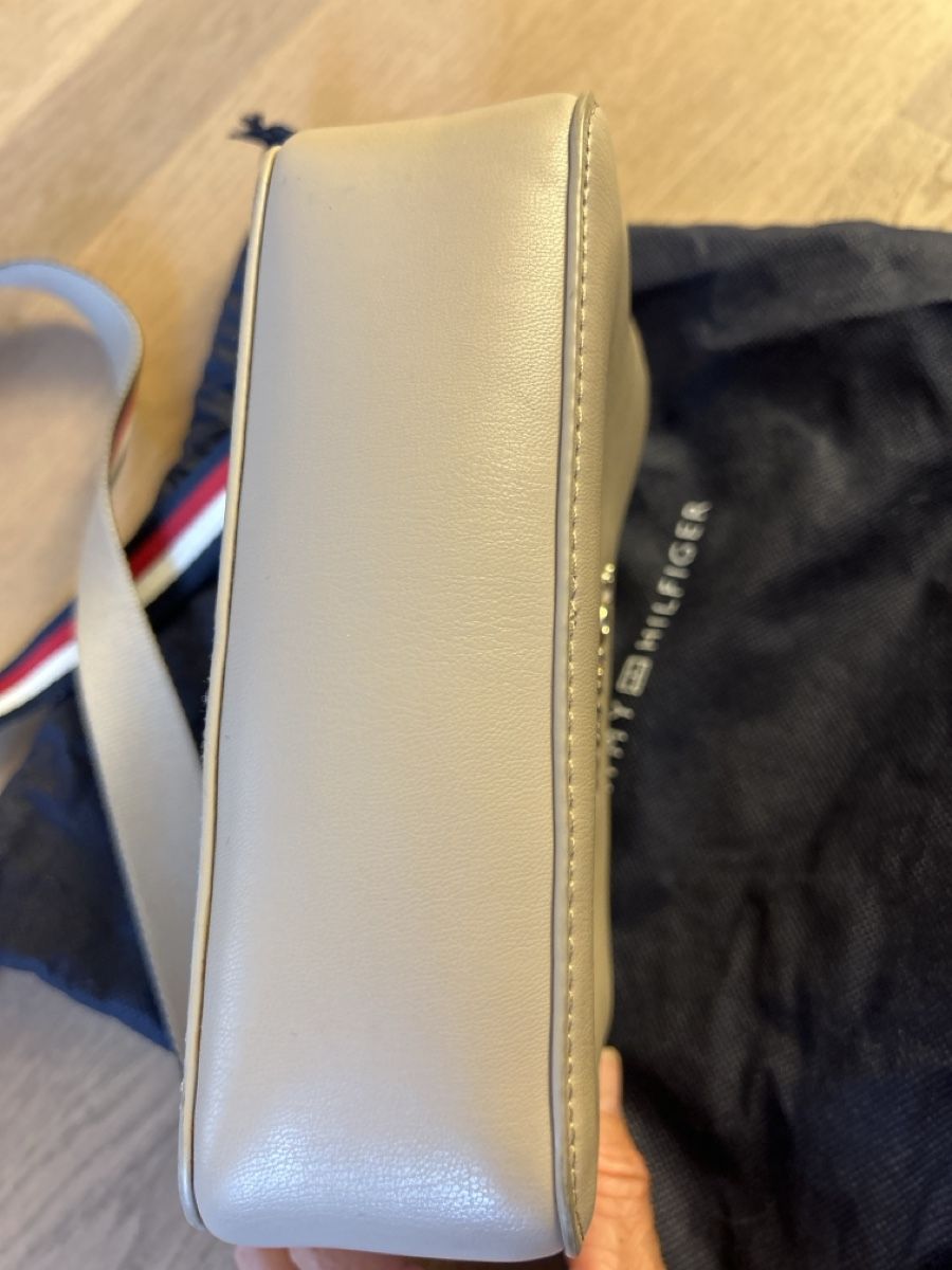 Tommy Hilfiger Borse da donna: Beige Tommy Hilfiger Tasche – Usato da Adlikon b. Regensdorf venduto da Huegeler 6