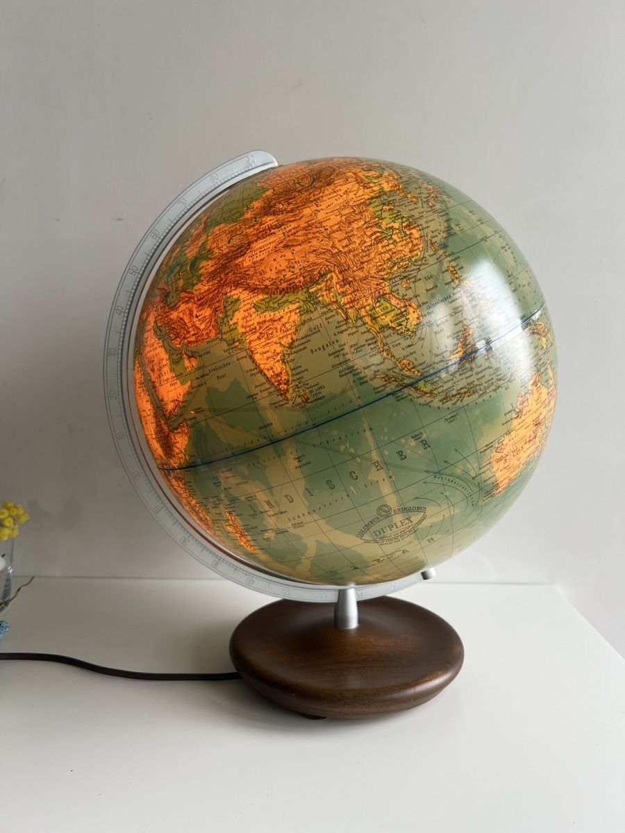 Lampade: Large Vintage Illuminated Globe Columbus Erdglobus Duplex – Usato da Oberägeri venduto da Theonose74 2