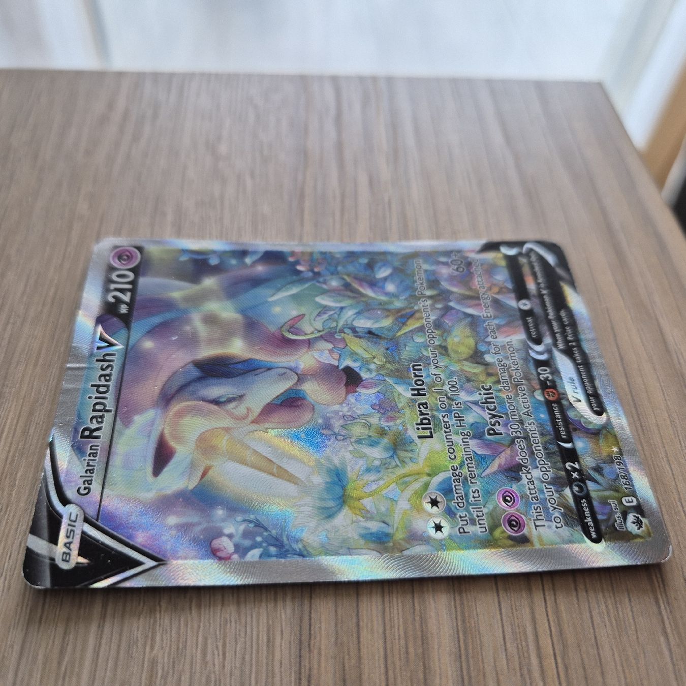 Pokémon Carte collezionabili: Galarian Rapidash V Pokémon holo 2021 – Usato da Ursy venduto da RetroBebar777 2