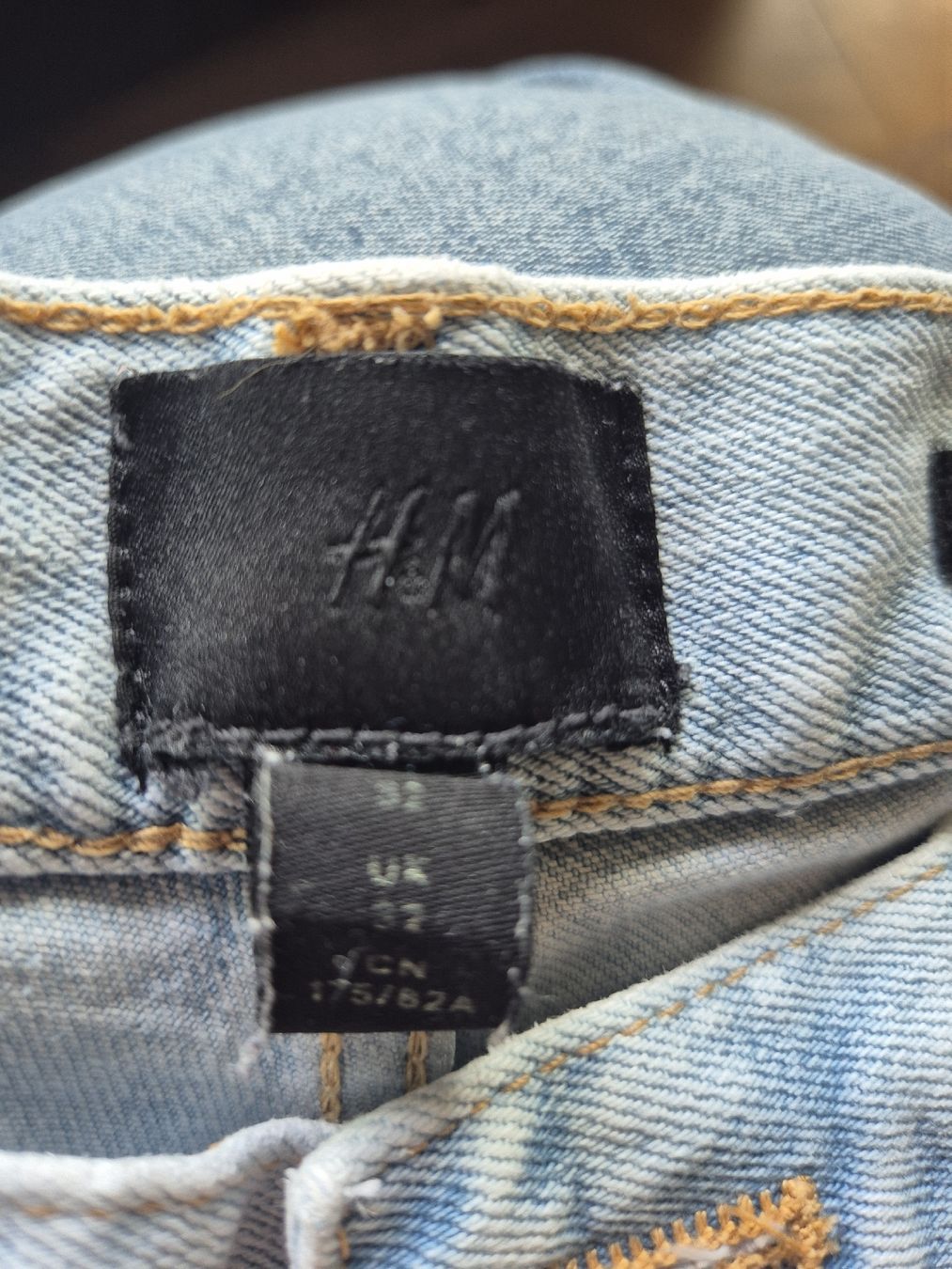H&M Jeans: H&M Jeans Shorts, hellblau, Grösse 32, neuwertig – Usato da Ottikon venduto da Zuesipferd 2