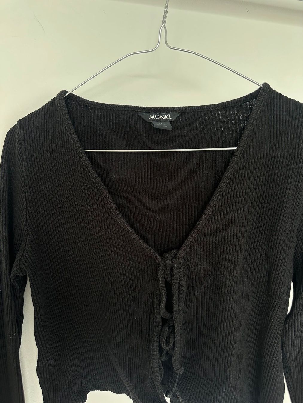 Monki Tops: Schwarzes geripptes Langarm Top Monki Gr.S – D'occasion à Triesen par ann_6mxb 1