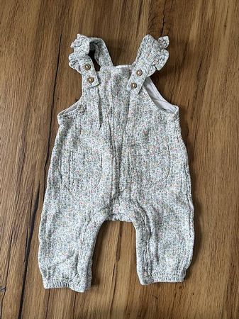 Baby Latzhosen