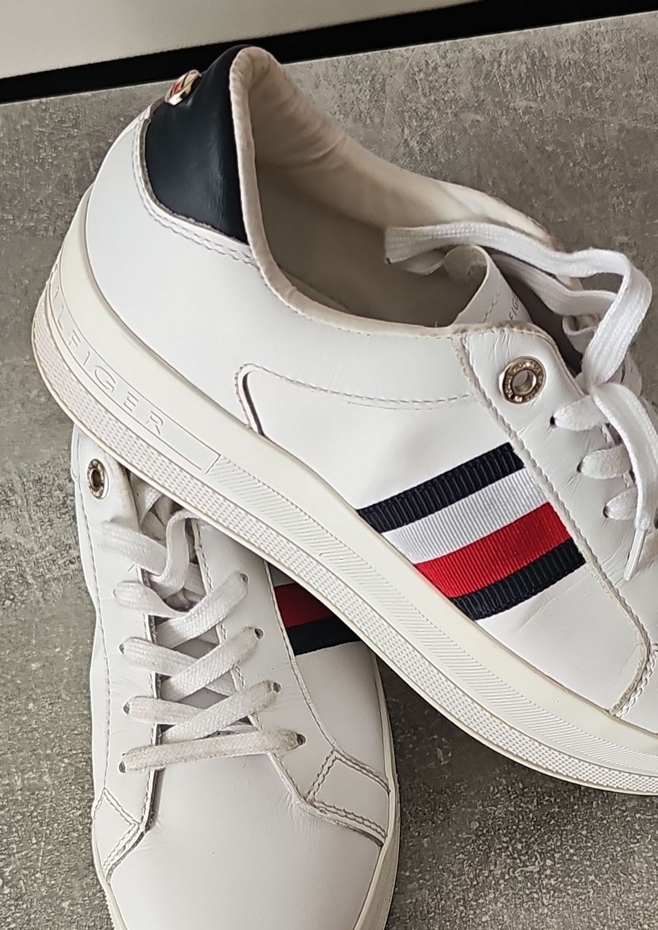 Tommy Hilfiger Scarpe da donna: Tommy Hilfiger Sneaker weiss Grösse 38 – Usato da Herzogenbuchsee venduto da tgi_rln7