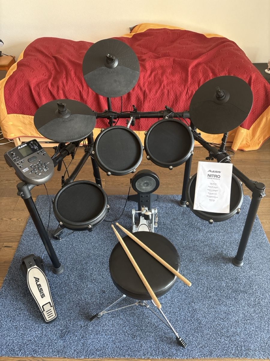 Alesis Strumenti musicali: Alesis Nitro Mesh Kit E-Drum / Elektronisches Schlagzeug – Usato da Zollikofen venduto da zsummi 1