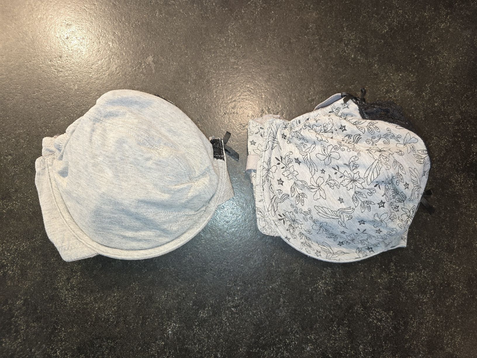 Altra biancheria intima: Bpc BHs, Grösse 90D, Grau mit Spitze, 2 Stück, Top! – Usato da Teufenthal AG venduto da thuzsu 1